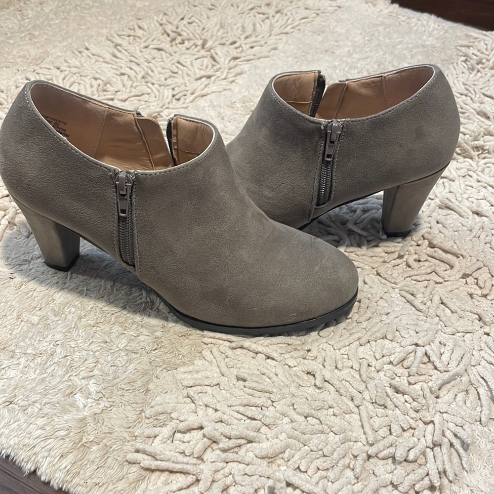 Booties are in great condition 2.75” heel